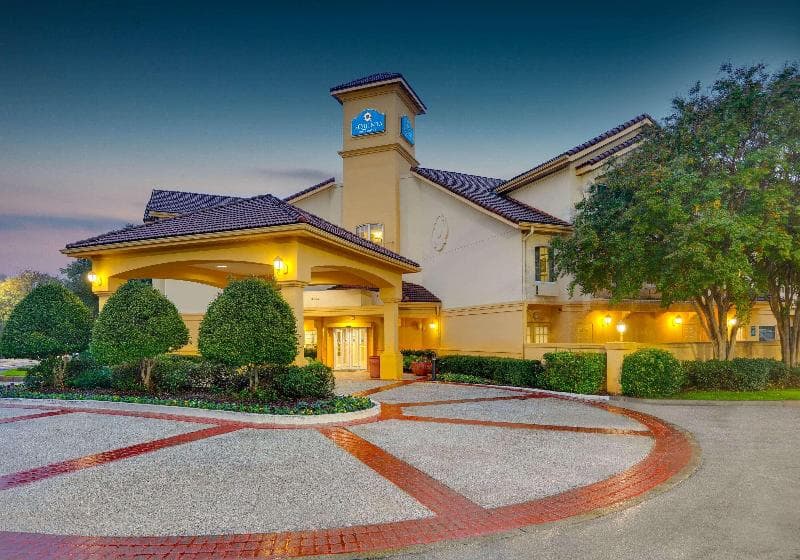 La Quinta Inn & Suites Dallas Addison Galleria 2