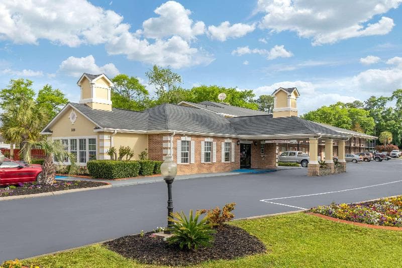 Quality Inn & Suites 5