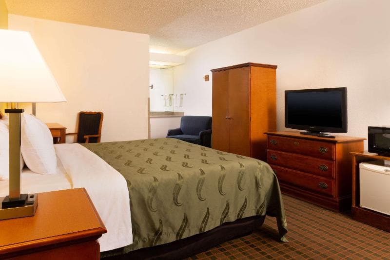 Quality Inn at Arlington Highlands 5