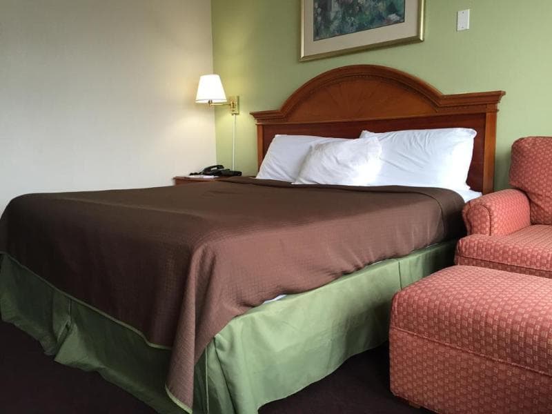 Americas Best Value Inn Nashville South 4