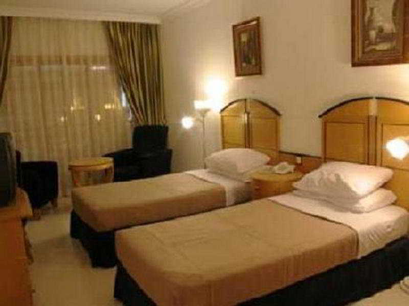 Dolphin Hotel Apartments 2