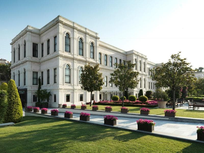 Four Seasons Hotel Istanbul At The Bosphorus 4