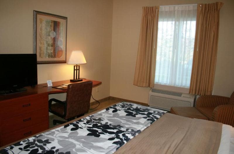 Sleep Inn & Suites 3