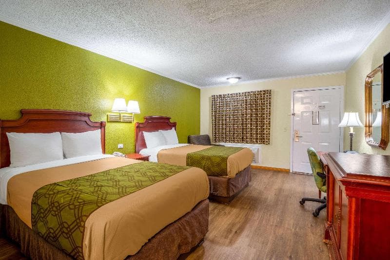 Rodeway Inn & Suites Fort Jackson 2