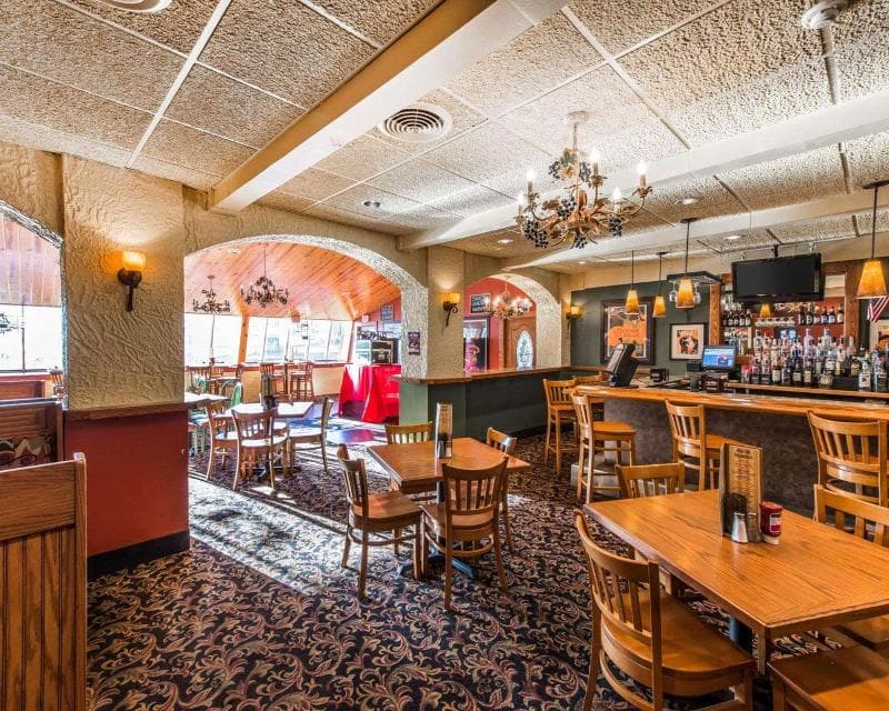 Quality Inn & Suites Conference Center 3