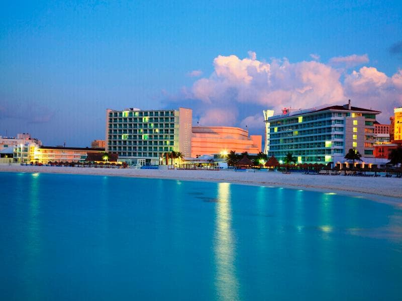 Krystal Cancun 2