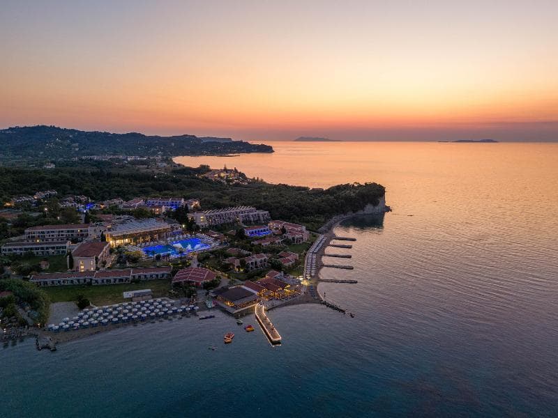 Roda Beach Resort & Spa 4