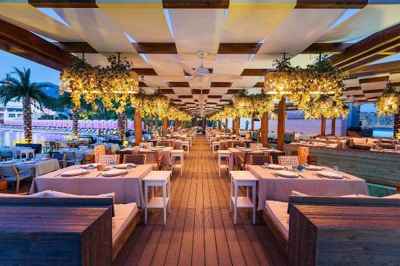 Cratos Premium Hotel & Casino photo 1