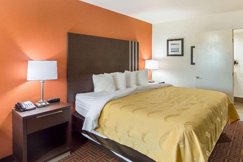 Quality Inn East 3