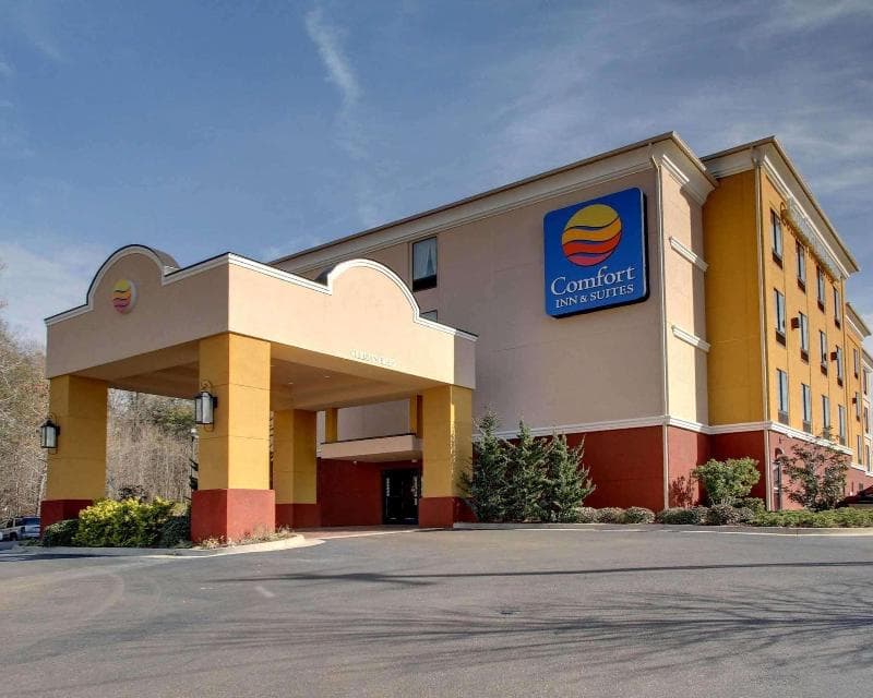 Comfort Inn & Suites photo 1