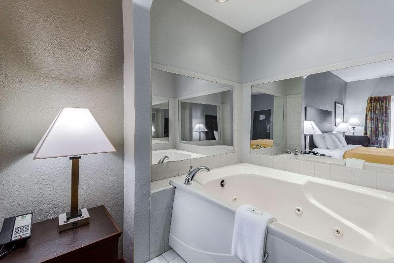 Quality Inn photo 1