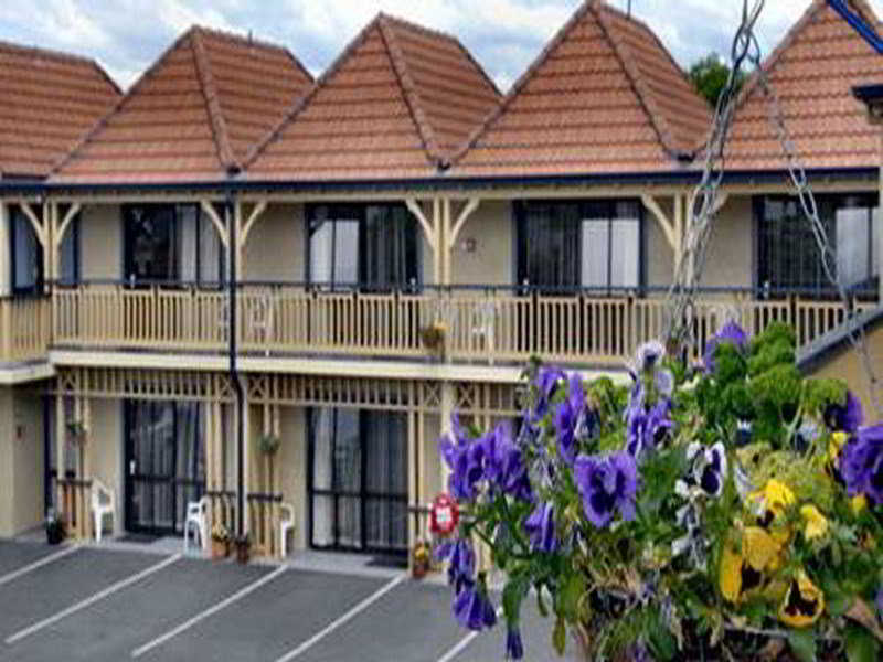 Cable Court Motel 4