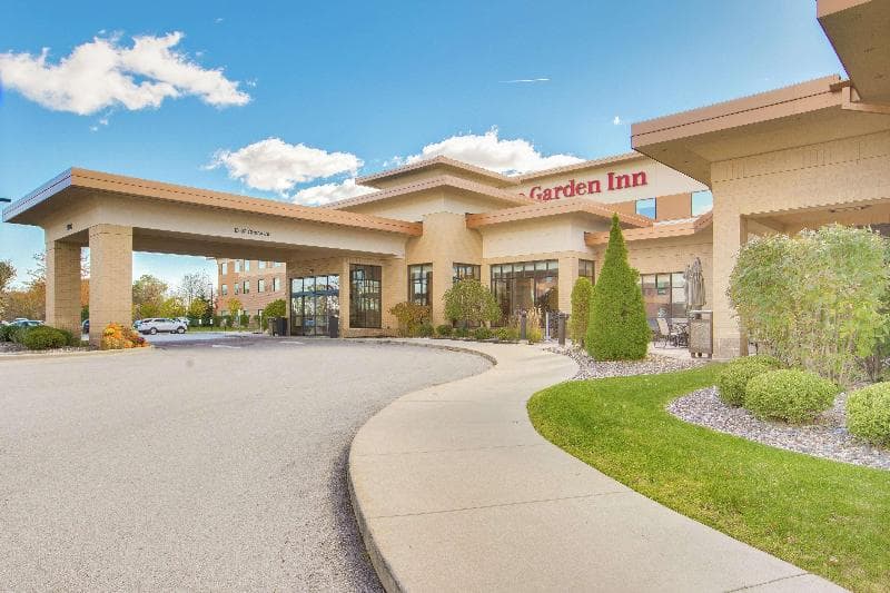 Hilton Garden Inn Milwaukee Airport 2
