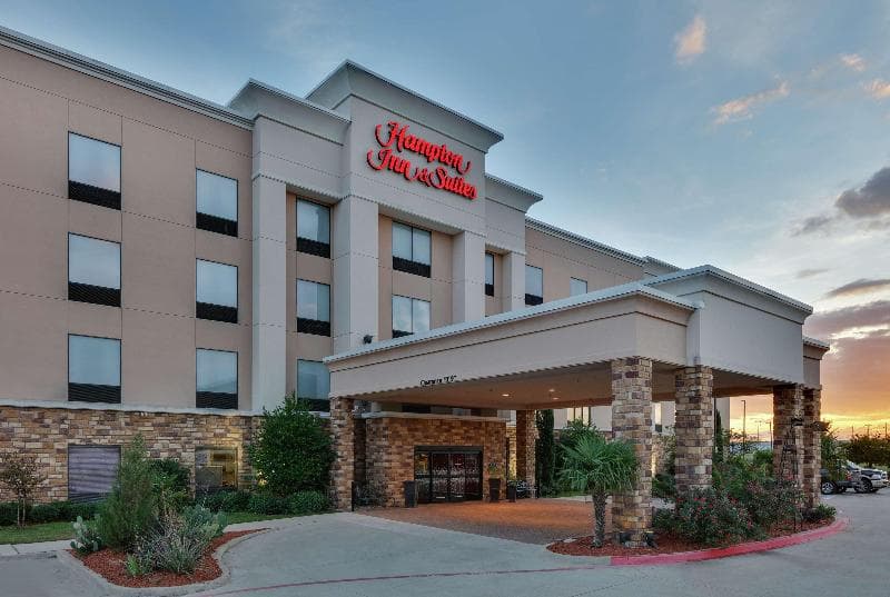 Hampton Inn & Suites Fort Worth/Forest Hill 4
