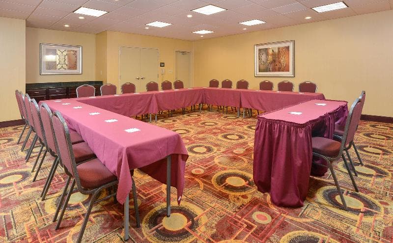 Hampton Inn Muscatine 4