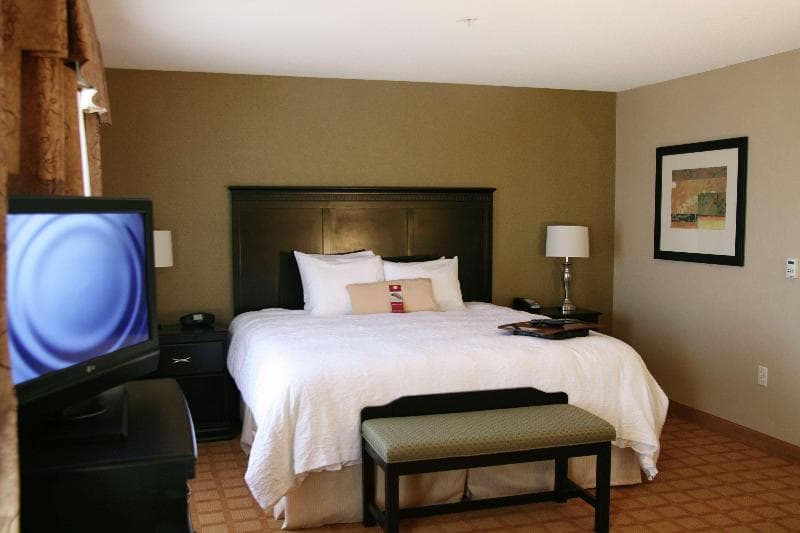 Hampton Inn & Suites Chicago/St. Charles 4
