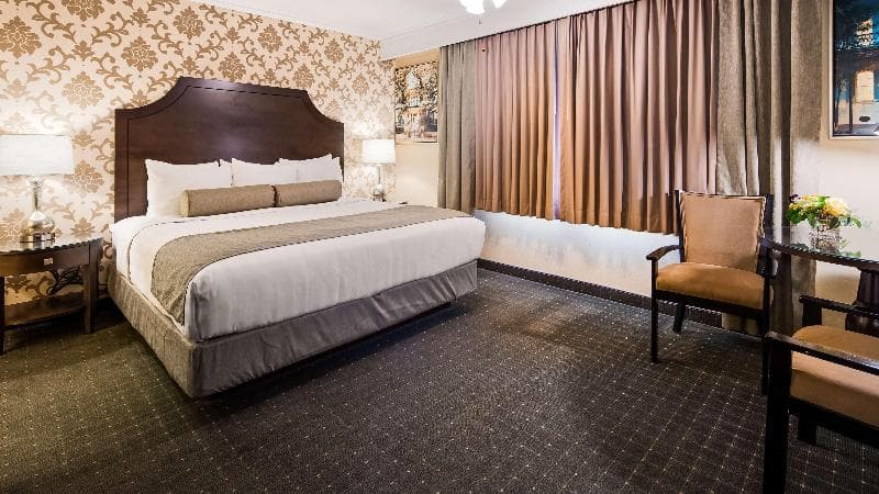 Best Western Plus St. Charles Inn 3