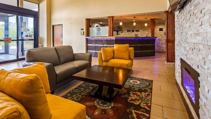 Best Western Waukesha Grand 3
