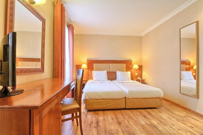 121 Paris Hotel 5