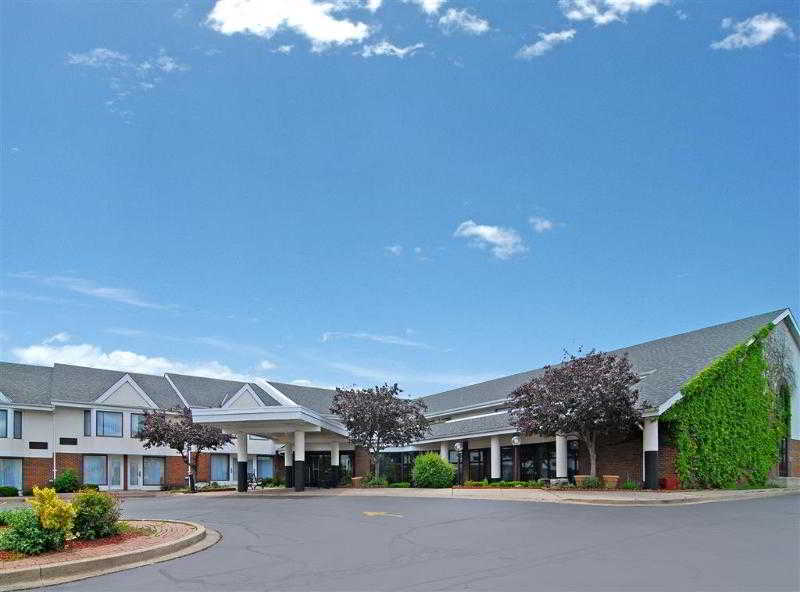 Quality Inn & Suites photo 1