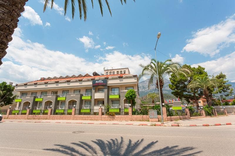 Rich Melissa Hotel 3