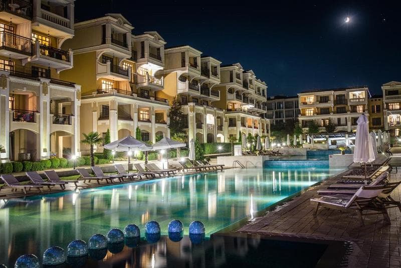 Green Life Beach Resort main