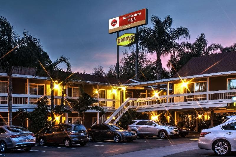Best Western Plus Carriage Inn 3