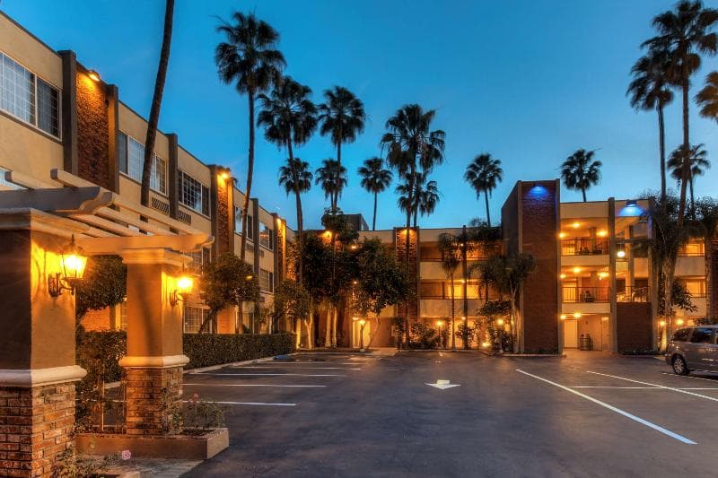 Best Western Plus Carriage Inn 4