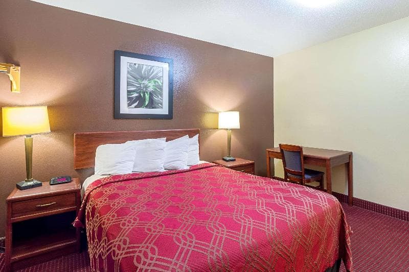Americas Best Value Inn Fargo 4