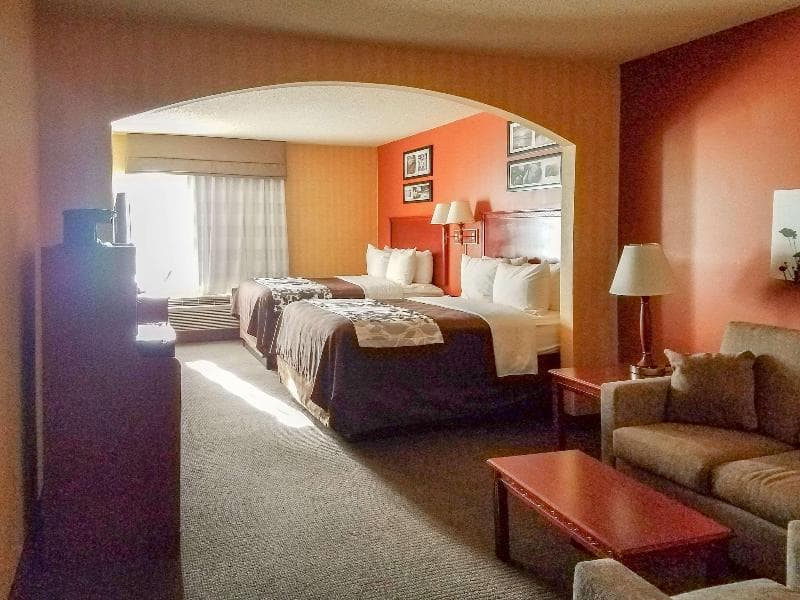 Sleep Inn & Suites 4