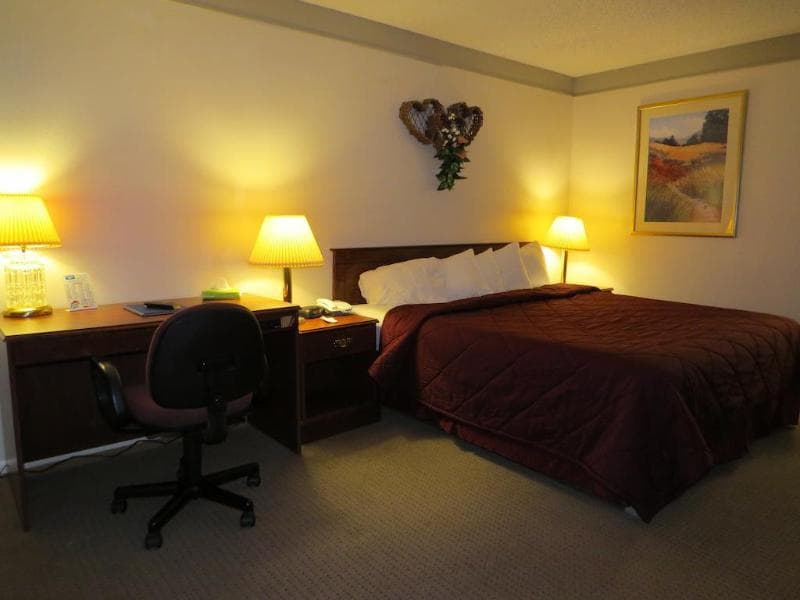 Rodeway Inn 3