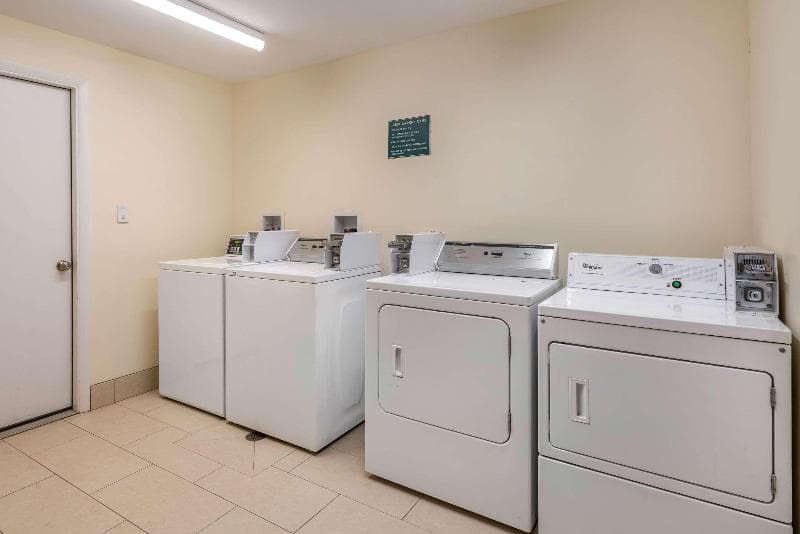 Quality Inn & Suites Riverfront 2