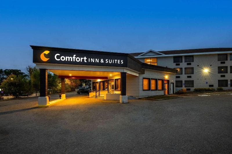 Comfort Inn & Suites Barrie / Essa Road photo 1