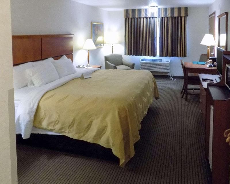 Quality Inn 4
