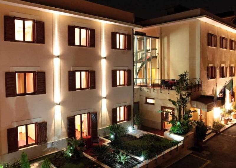 Hotel Diana photo 1