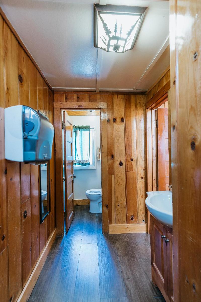 Tamarack Lodge 3