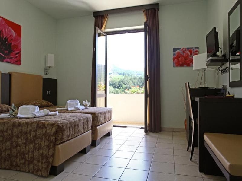 Euro Hotel 4