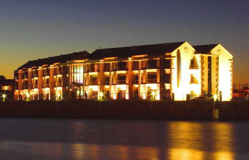 Portside Hotel photo 1