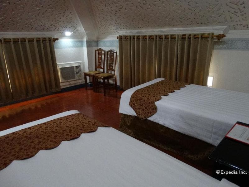 White Knight Hotel Intramuros 4