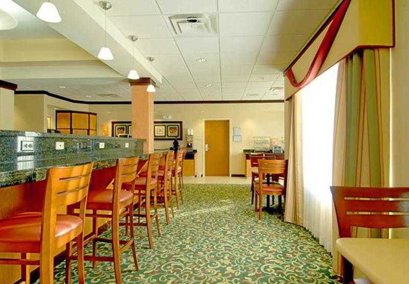 Fairfield Inn & Suites Atlanta Mcdonough 4