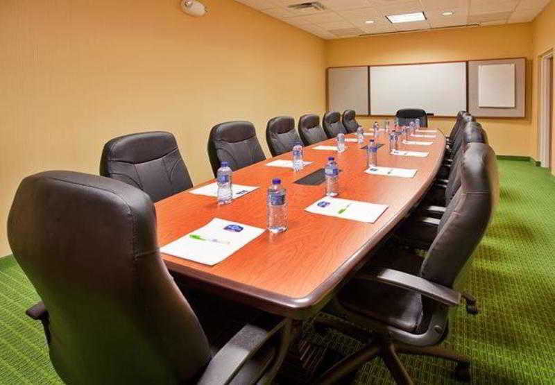 Fairfield Inn & Suites Kearney 2
