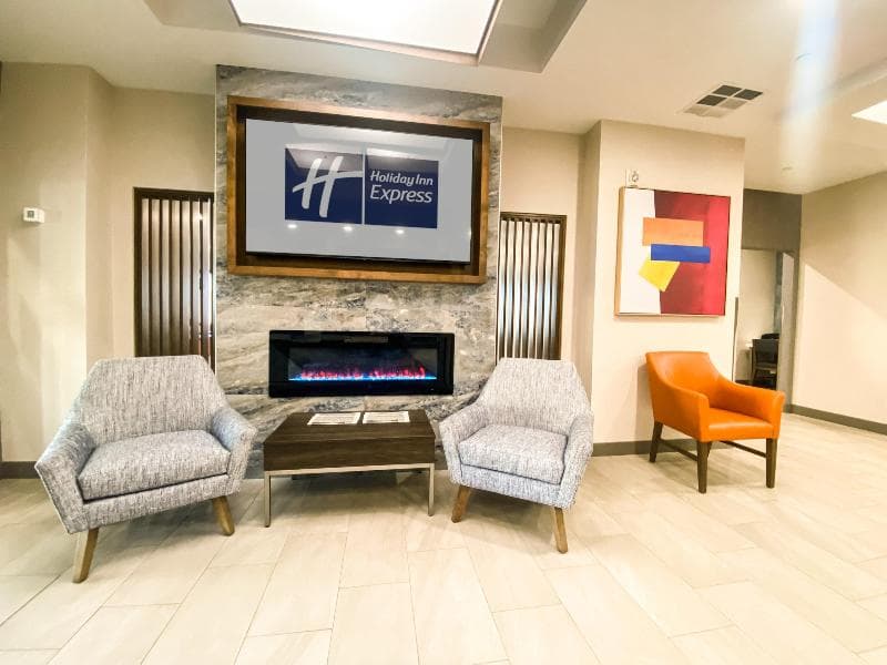 Holiday Inn Express & Suites Frazier Park 3