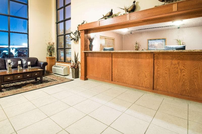 Howard Johnson by Wyndham Oacoma Hotel & Suites 4