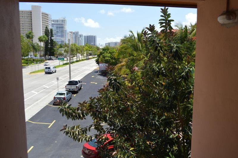 Fort Lauderdale Beach Resort Hotel & Suites 4