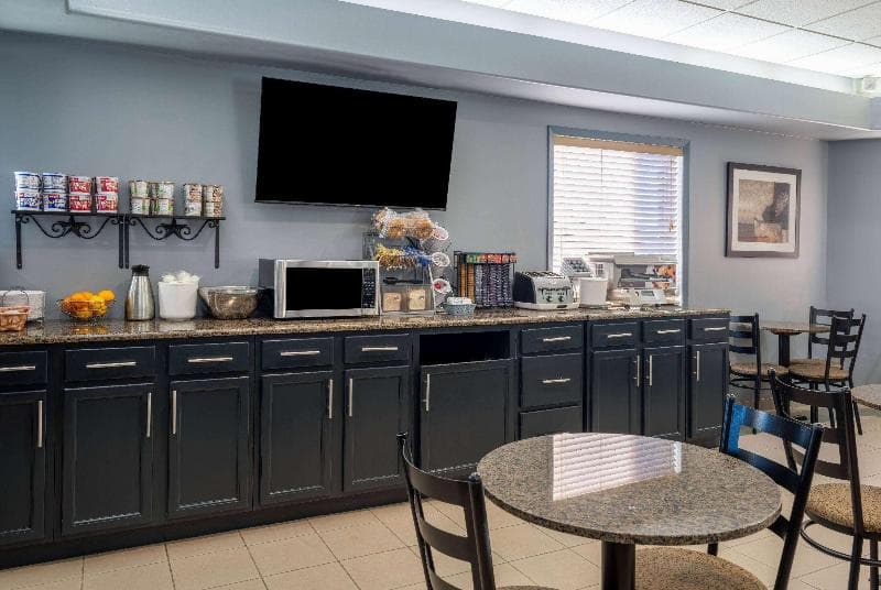 Super 8 By Wyndham Edmonton International Airport 5