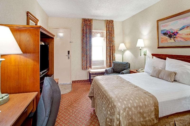 Ramada by Wyndham West Memphis 3