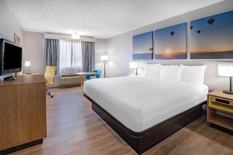 Days Inn by Wyndham Bernalillo photo 1