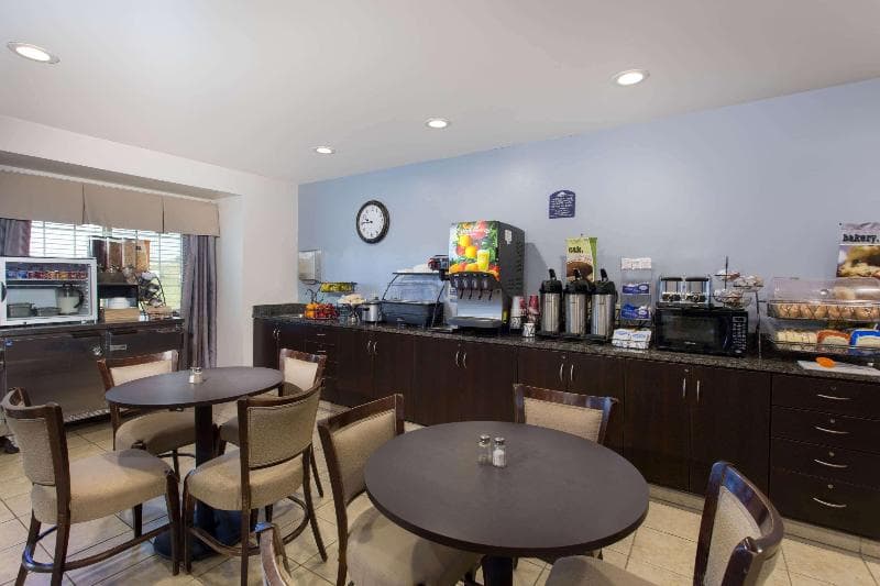 Microtel Inn & Suites by Wyndham Klamath Falls 2