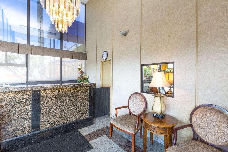 Days Inn by Wyndham Los Angeles LAX/Venice Bch/Marina delRay 4