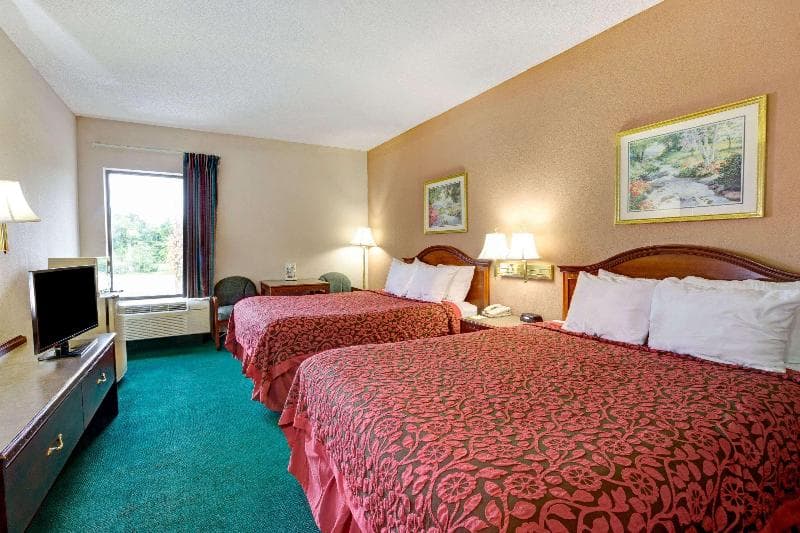 Days Inn & Suites by Wyndham Louisville SW 5